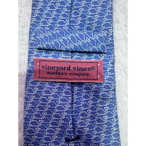 Vineyard Vines 100% Silk Blue & WhiteWhale Tie Hand Picked By Shep & Ian - Picture 4 of 9